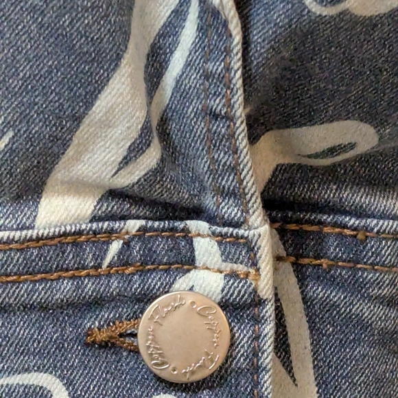 NWT Love Print Stretch Jean Jacket ❤️ - Picture 8 of 12